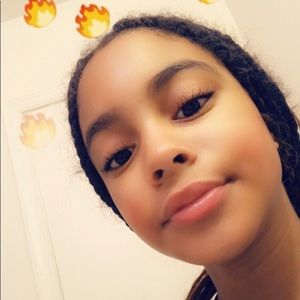 Meet your Posher, Alivia